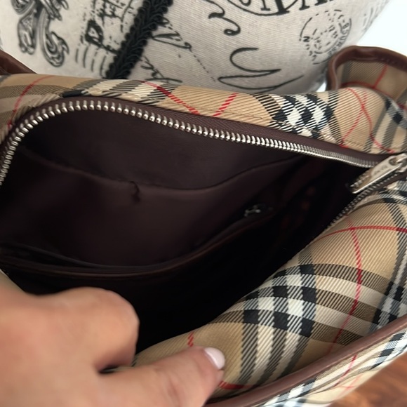 Authentic Vintage Burberry crossbody Bag - Picture 6 of 12